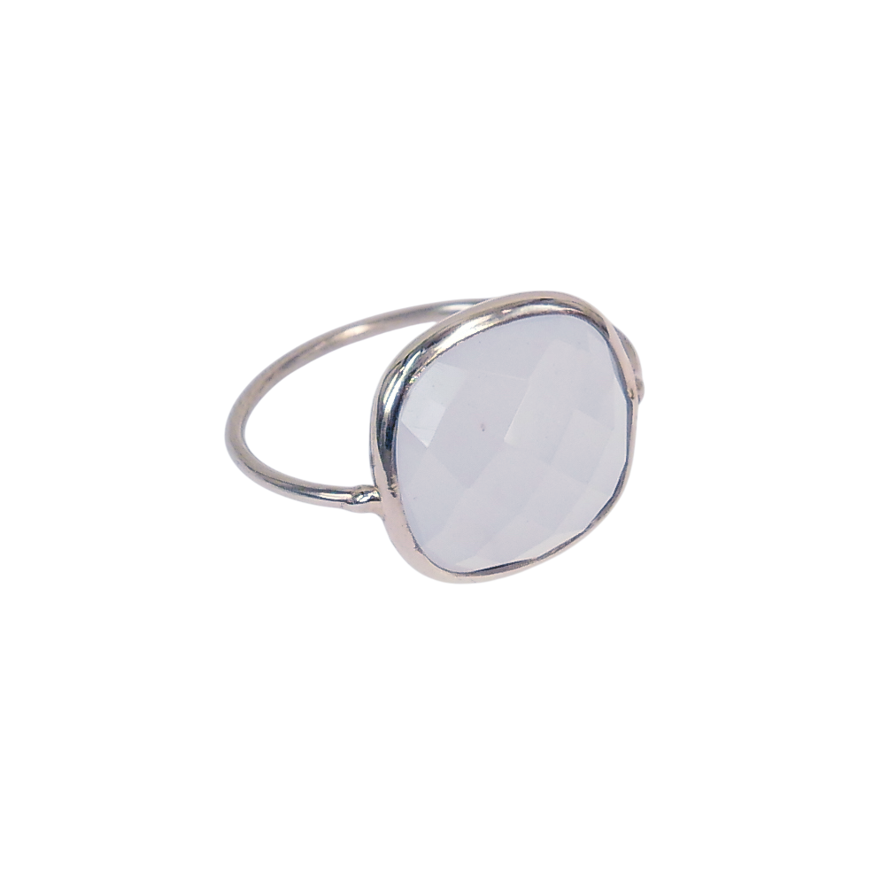 Anello Gold of Nine bianco calcedonio
